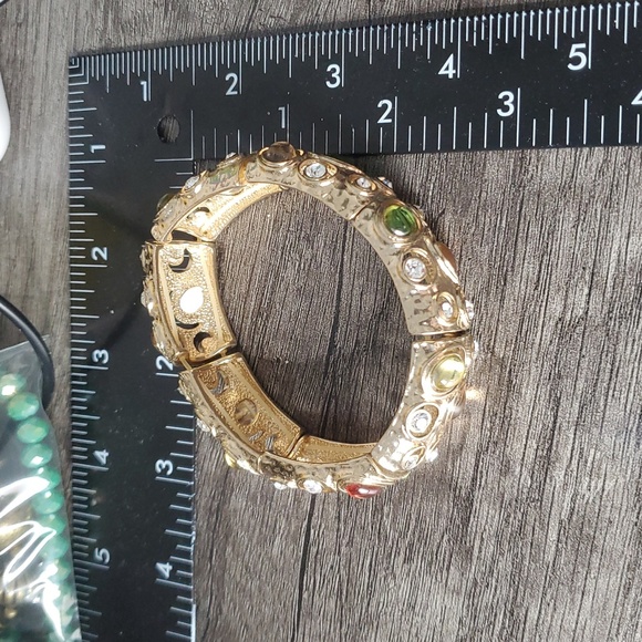 Elegant Gold Tone Bracelet with Multicolor Gemstones B3006 - Picture 5 of 5